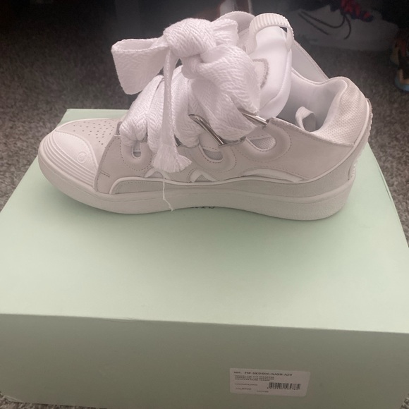 White Ruffled Sneakers - Picture 10 of 10